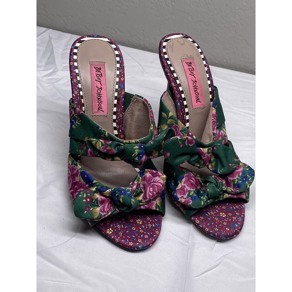 Betsey Johnson Shoes - Betsey Johnson Womens Rumors Fabric Open Toe Special, Magenta Multi, Size 7